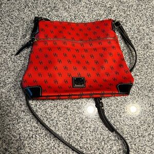 Dooney Crossbody EUC 🤍